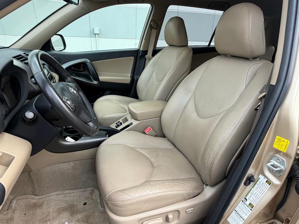 Toyota RAV4 4WD 4dr V6 5-Spd AT Ltd (Natl) 2010