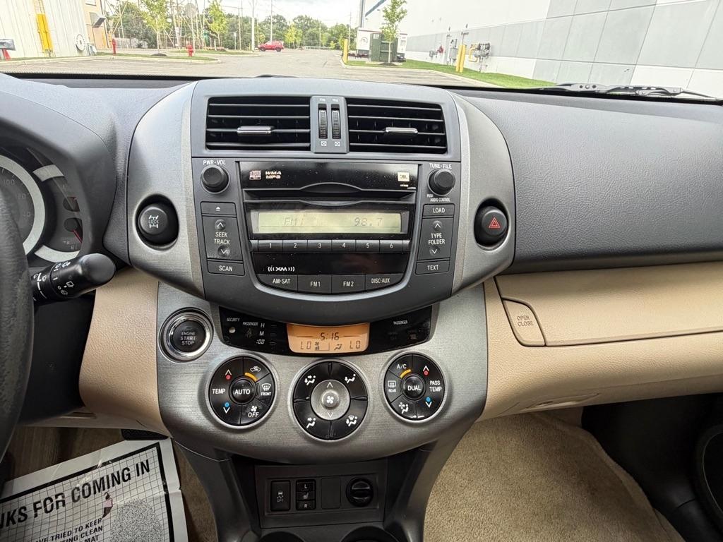 Toyota RAV4 4WD 4dr V6 5-Spd AT Ltd (Natl) 2010