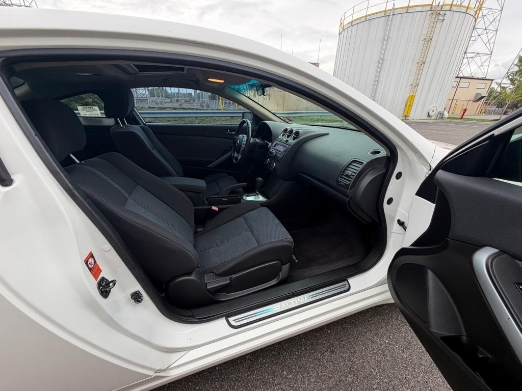 Nissan Altima 2dr Cpe I4 CVT 2.5 S 2008