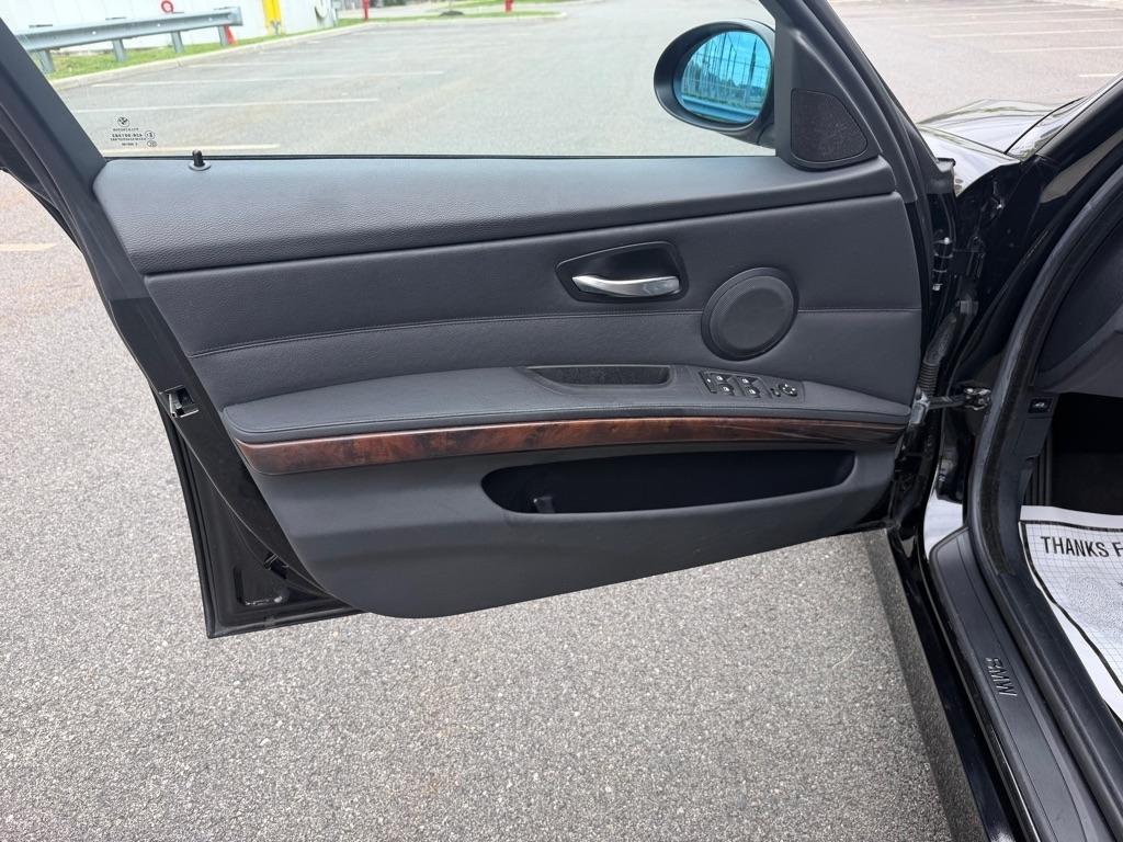 BMW 3 Series 4dr Sdn 328xi AWD 2007