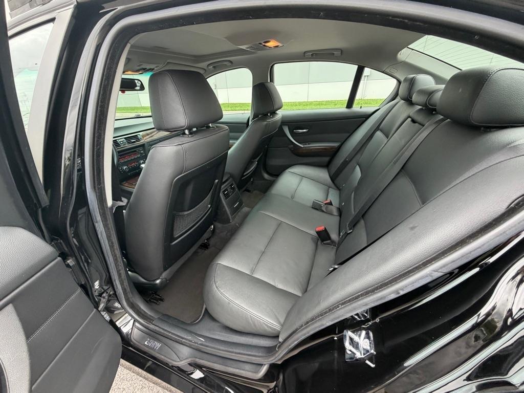 BMW 3 Series 4dr Sdn 328xi AWD 2007