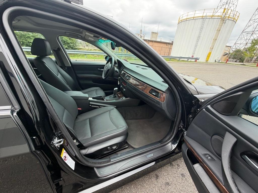 BMW 3 Series 4dr Sdn 328xi AWD 2007