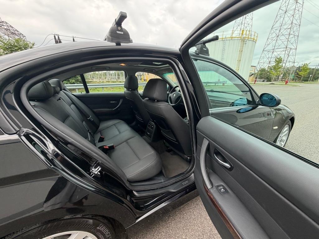 BMW 3 Series 4dr Sdn 328xi AWD 2007