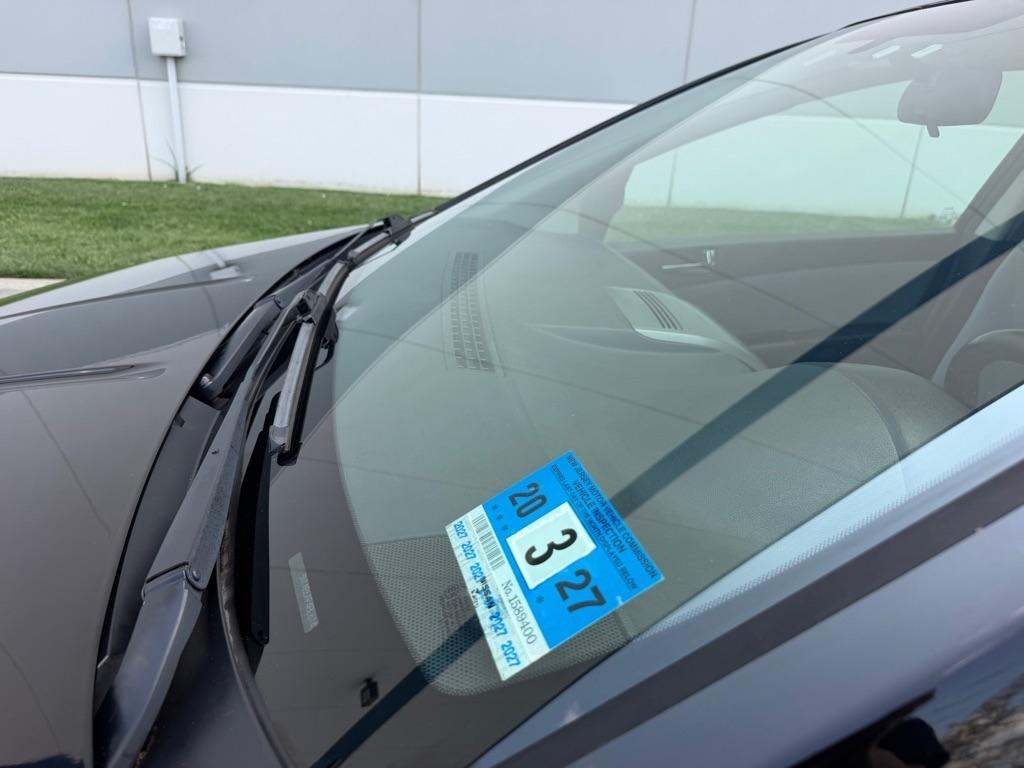 Nissan Sentra 4dr Sdn I4 CVT 2.0 SL 2011