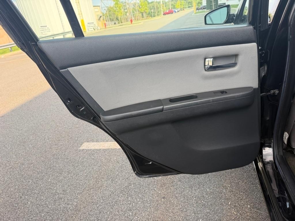 Nissan Sentra 4dr Sdn I4 CVT 2.0 SL 2011