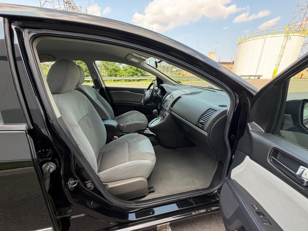 Nissan Sentra 4dr Sdn I4 CVT 2.0 SL 2011