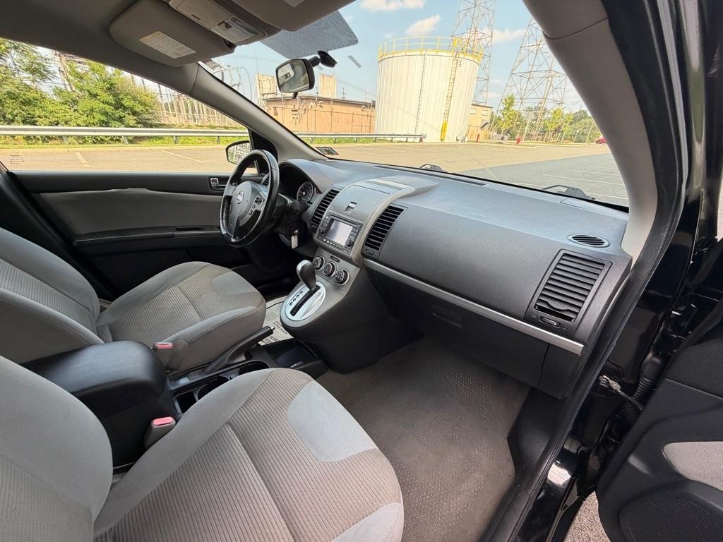 Nissan Sentra 4dr Sdn I4 CVT 2.0 SL 2011
