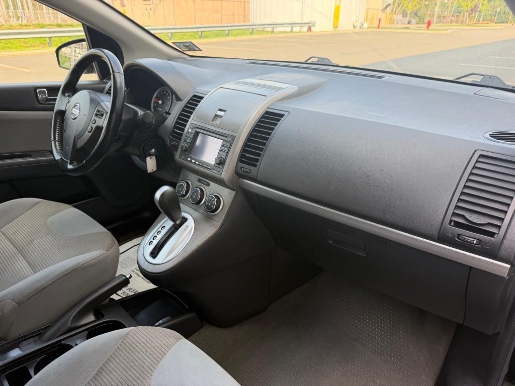 Nissan Sentra 4dr Sdn I4 CVT 2.0 SL 2011