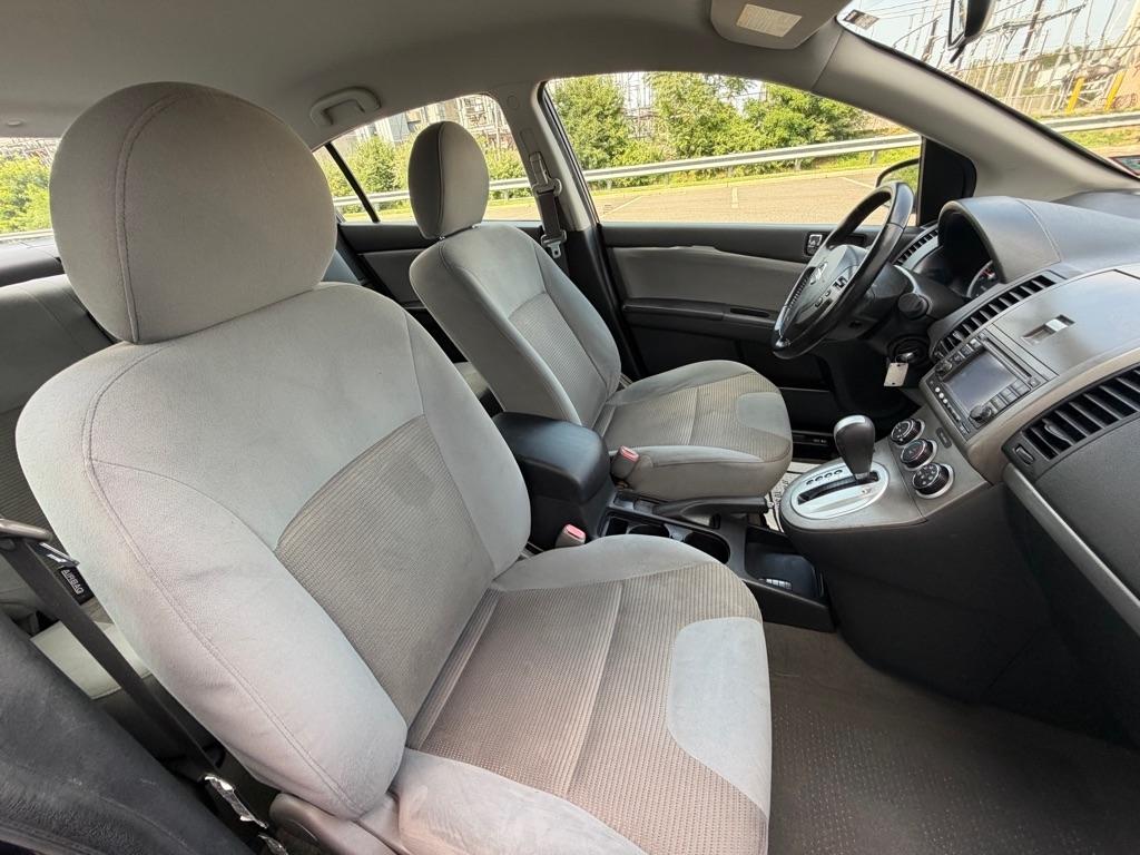 Nissan Sentra 4dr Sdn I4 CVT 2.0 SL 2011