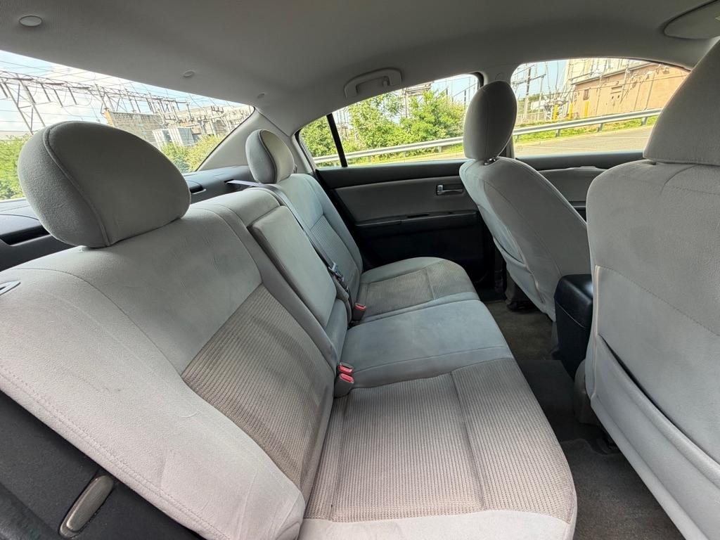 Nissan Sentra 4dr Sdn I4 CVT 2.0 SL 2011
