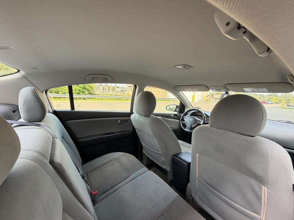 Nissan Sentra 4dr Sdn I4 CVT 2.0 SL 2011