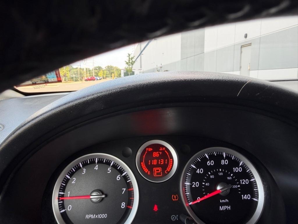 Nissan Sentra 4dr Sdn I4 CVT 2.0 SL 2011