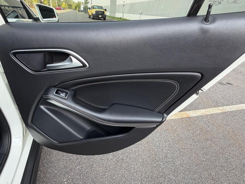 Mercedes-Benz GLA-Class 4MATIC 4dr GLA 250 2015