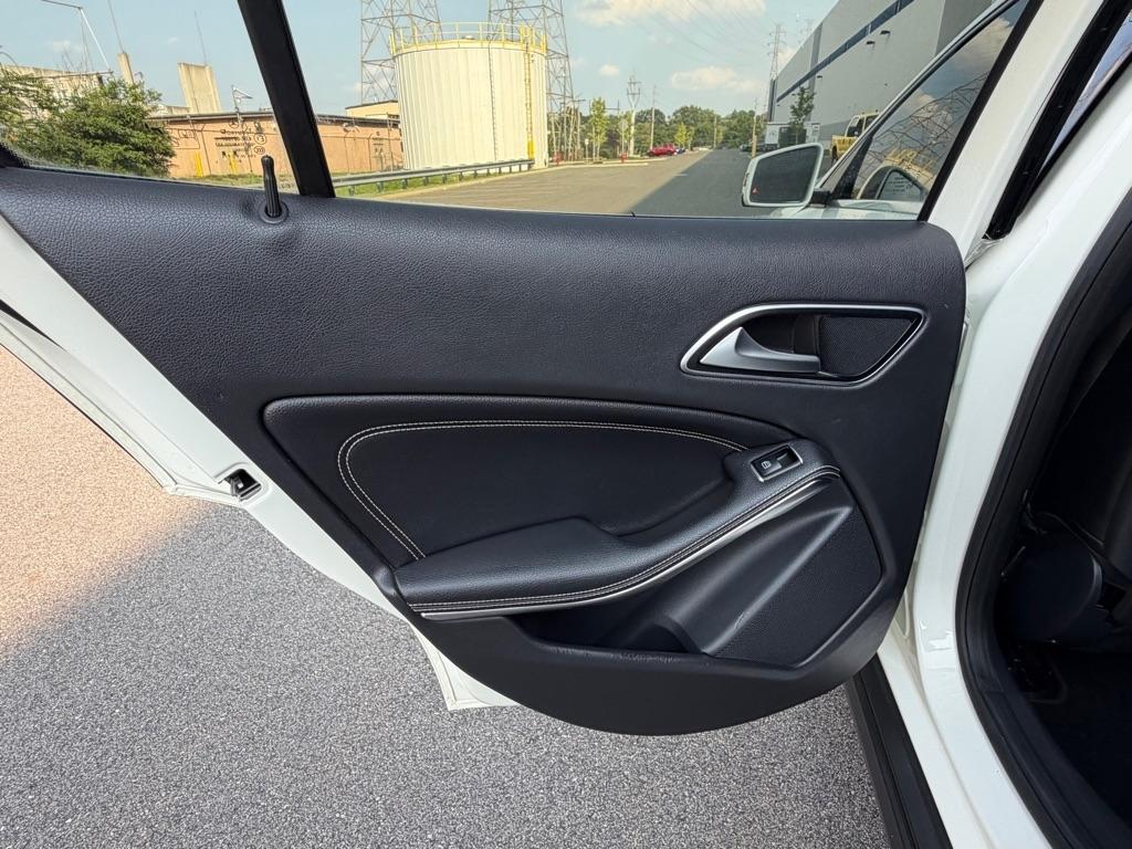 Mercedes-Benz GLA-Class 4MATIC 4dr GLA 250 2015