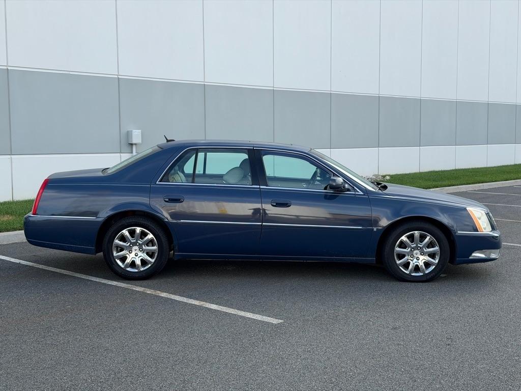 Cadillac DTS 4dr Sdn w/1SD 2008