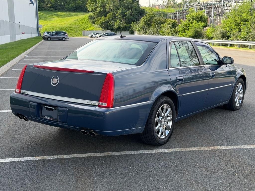 Cadillac DTS 4dr Sdn w/1SD 2008