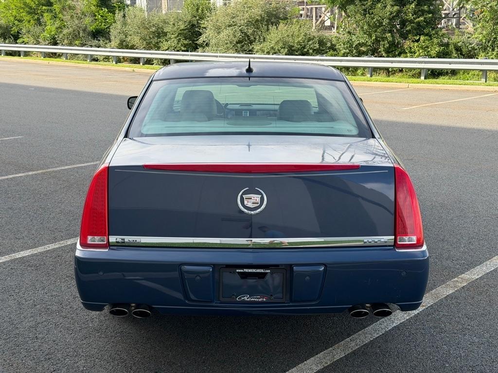 Cadillac DTS 4dr Sdn w/1SD 2008