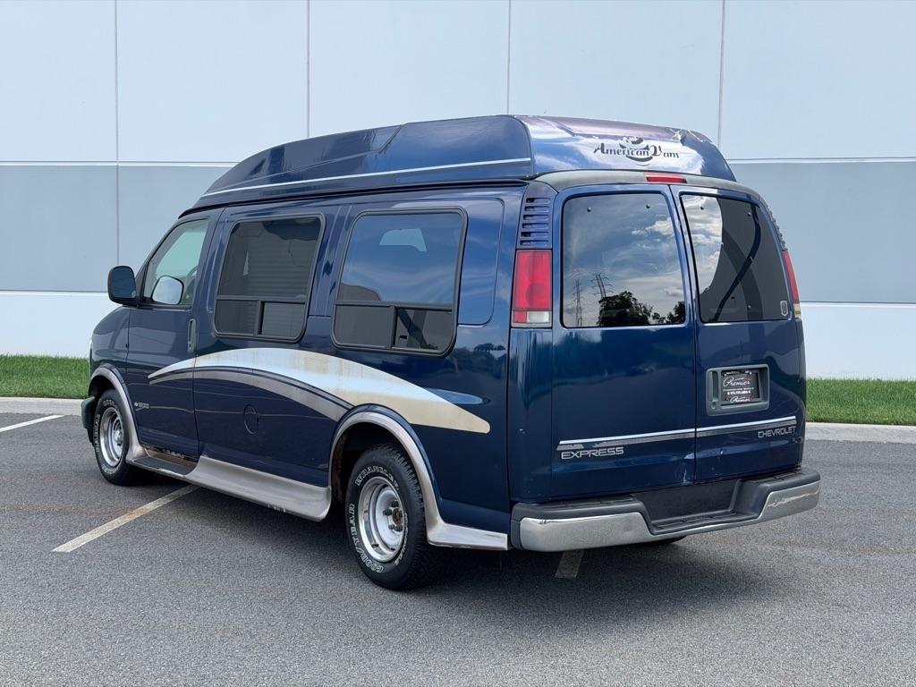 Chevrolet Express Van 1500 135" WB BASE 2002