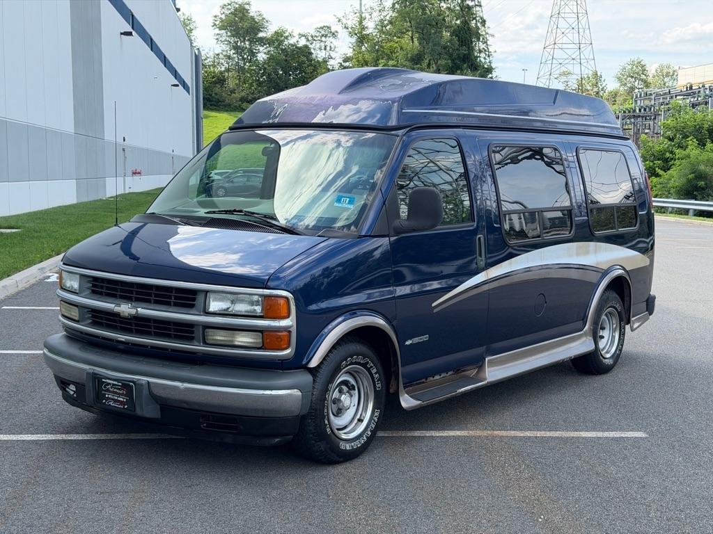 Chevrolet Express Van 1500 135" WB BASE 2002