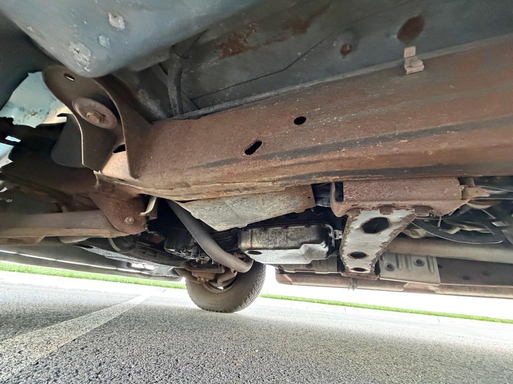Chevrolet Express Van 1500 135" WB BASE 2002