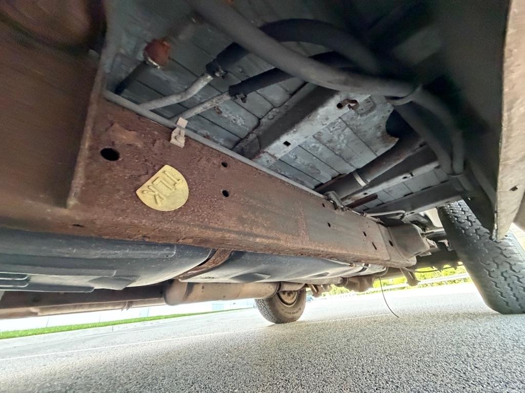Chevrolet Express Van 1500 135" WB BASE 2002