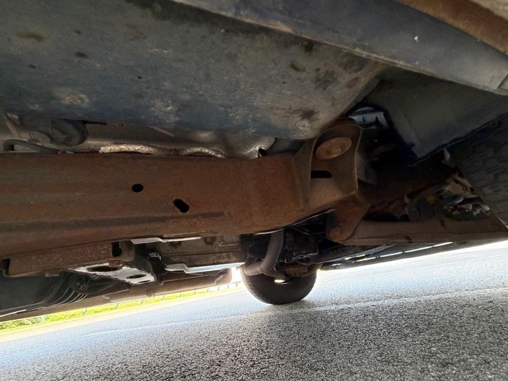 Chevrolet Express Van 1500 135" WB BASE 2002