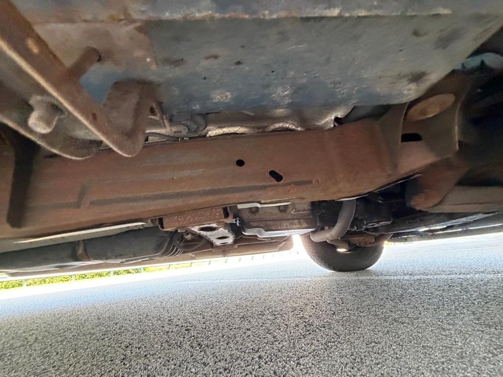 Chevrolet Express Van 1500 135" WB BASE 2002