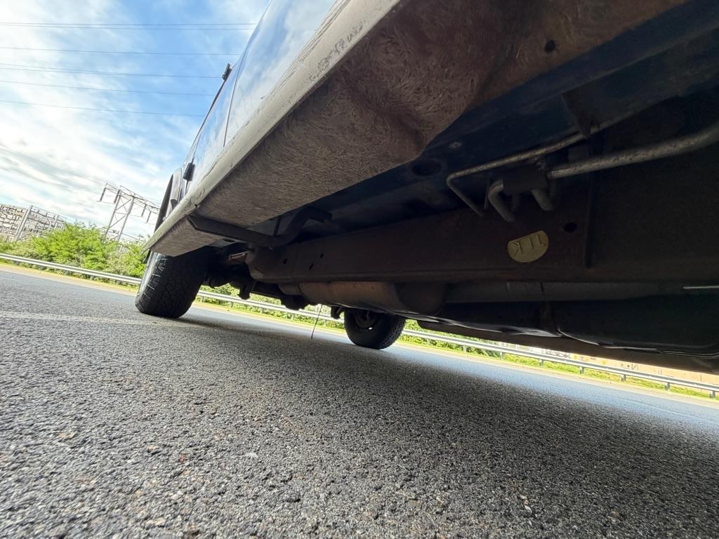 Chevrolet Express Van 1500 135" WB BASE 2002