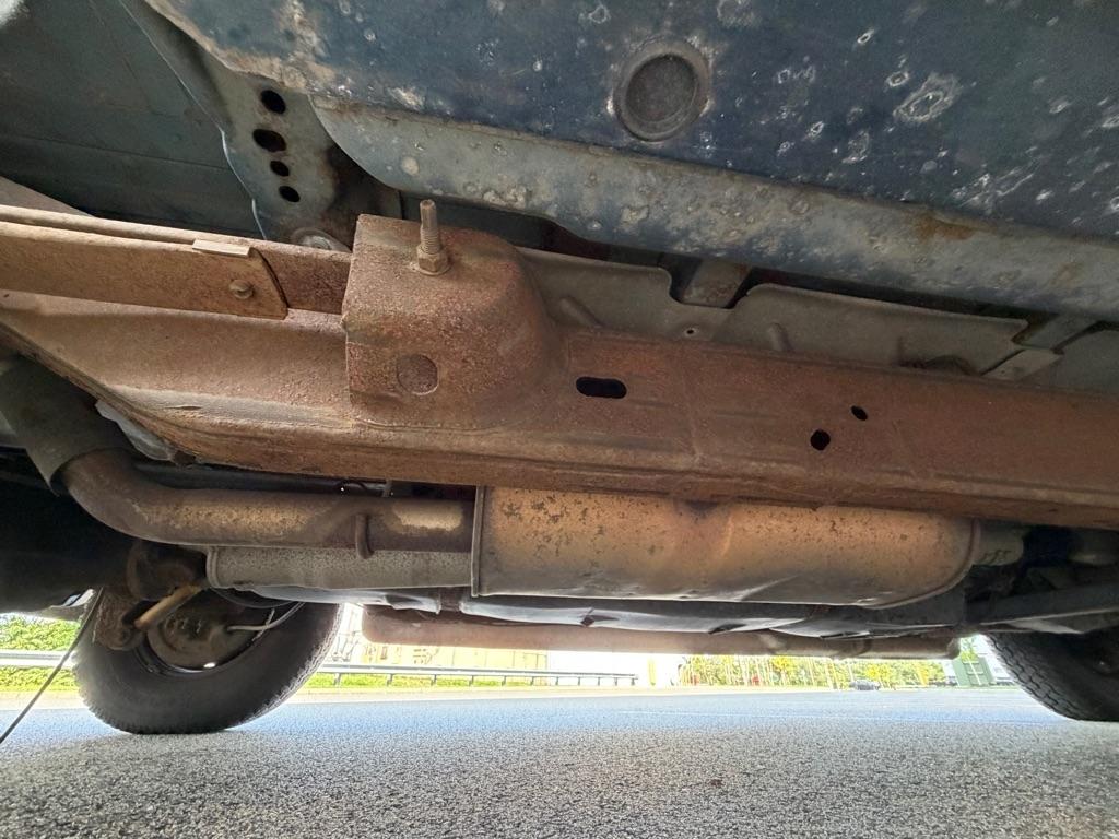 Chevrolet Express Van 1500 135" WB BASE 2002