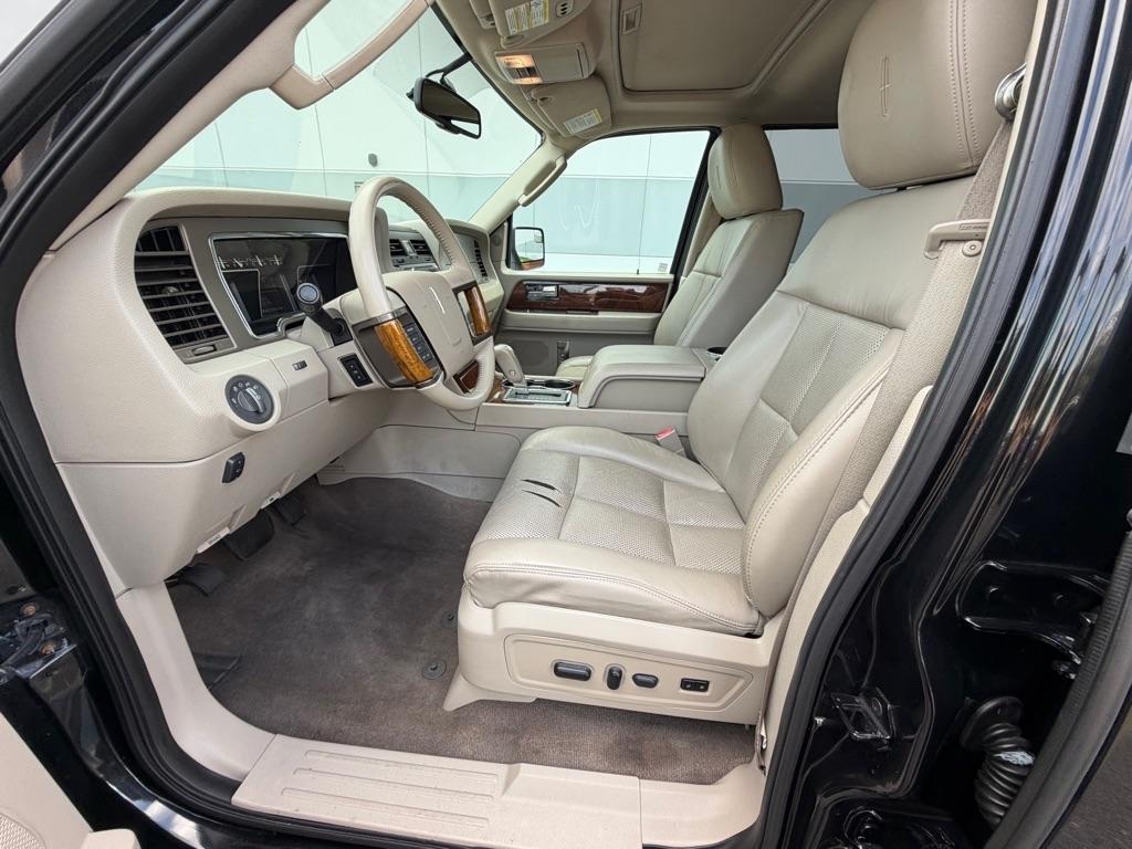 Lincoln Navigator L 4WD 4dr 2012