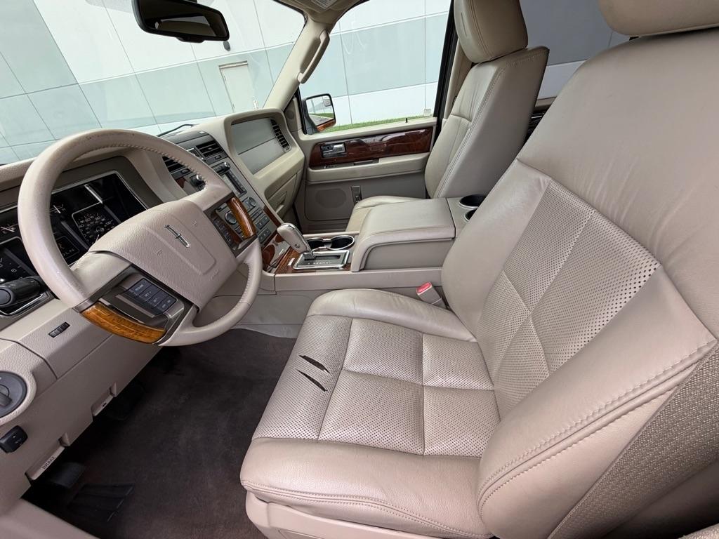 Lincoln Navigator L 4WD 4dr 2012