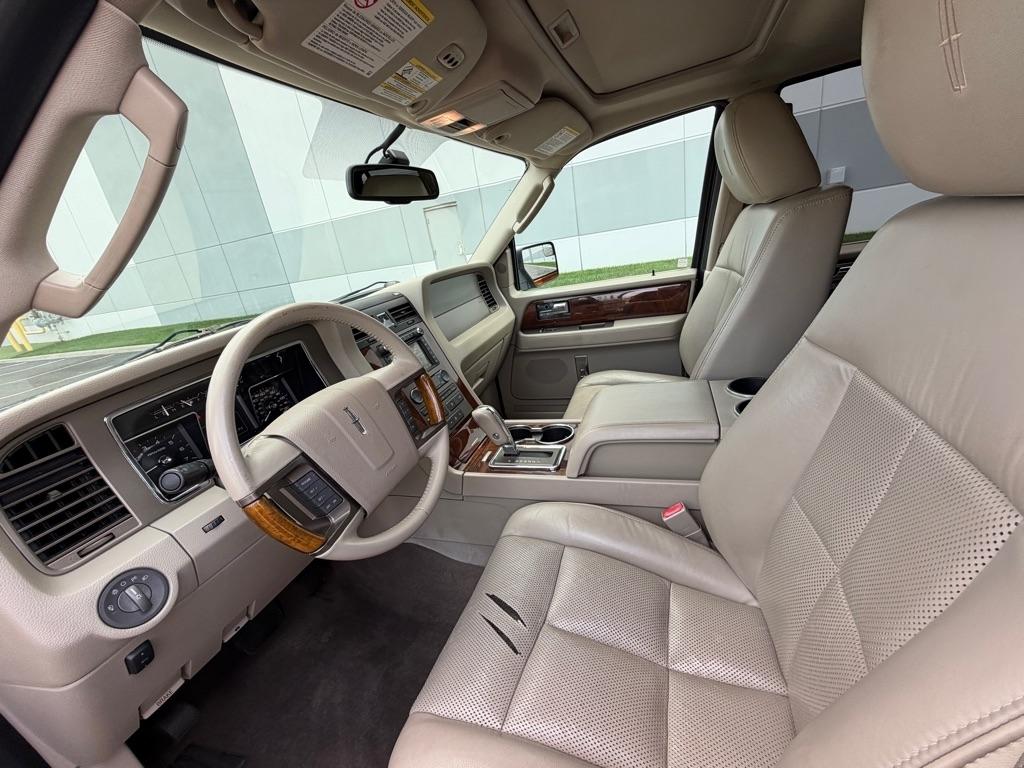 Lincoln Navigator L 4WD 4dr 2012