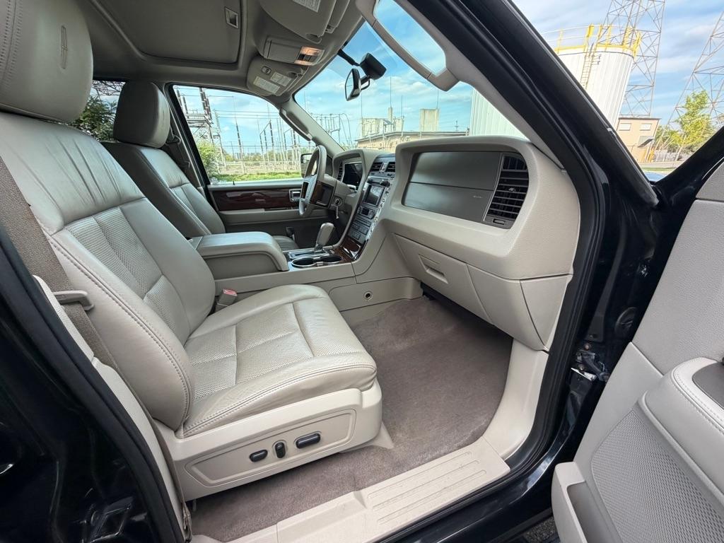 Lincoln Navigator L 4WD 4dr 2012