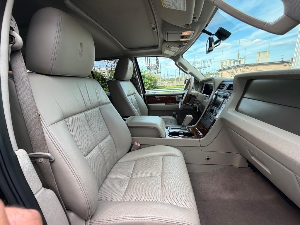 Lincoln Navigator L 4WD 4dr 2012