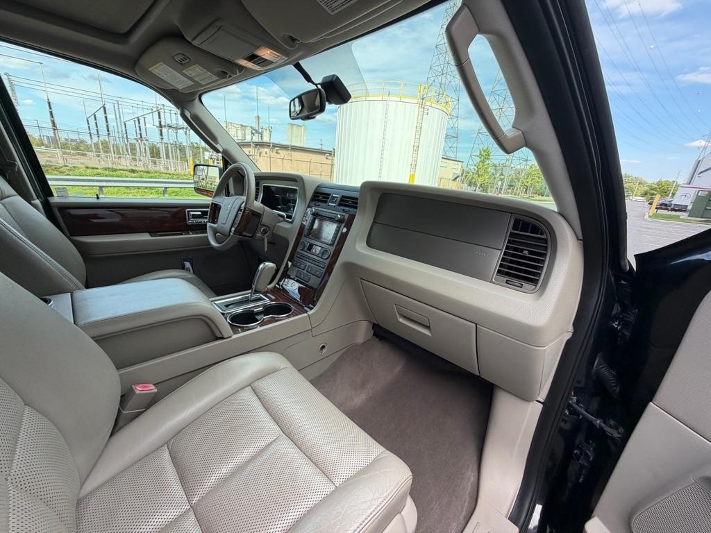 Lincoln Navigator L 4WD 4dr 2012