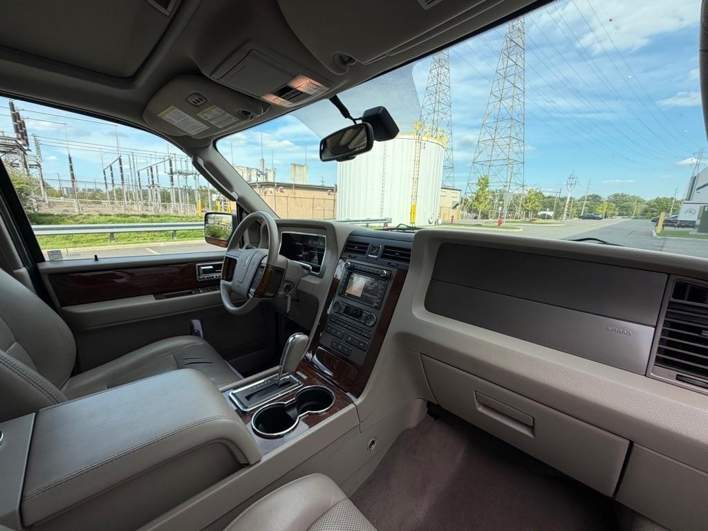 Lincoln Navigator L 4WD 4dr 2012