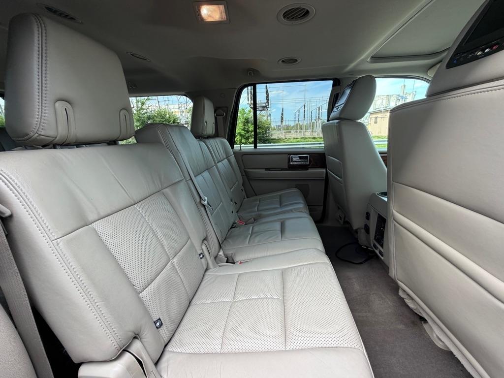 Lincoln Navigator L 4WD 4dr 2012