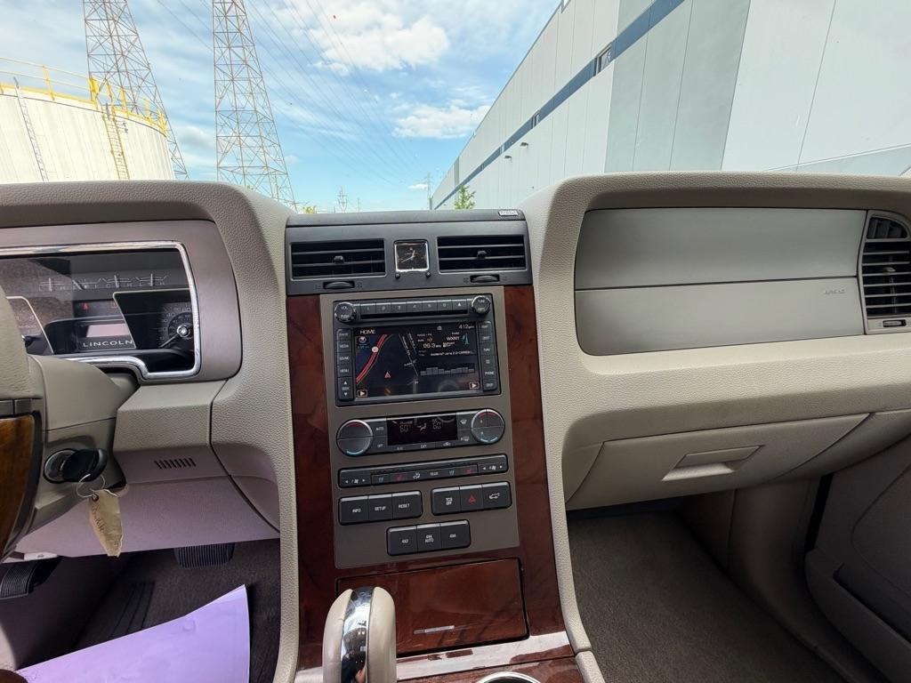 Lincoln Navigator L 4WD 4dr 2012