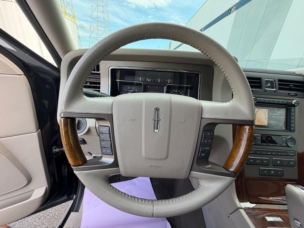 Lincoln Navigator L 4WD 4dr 2012