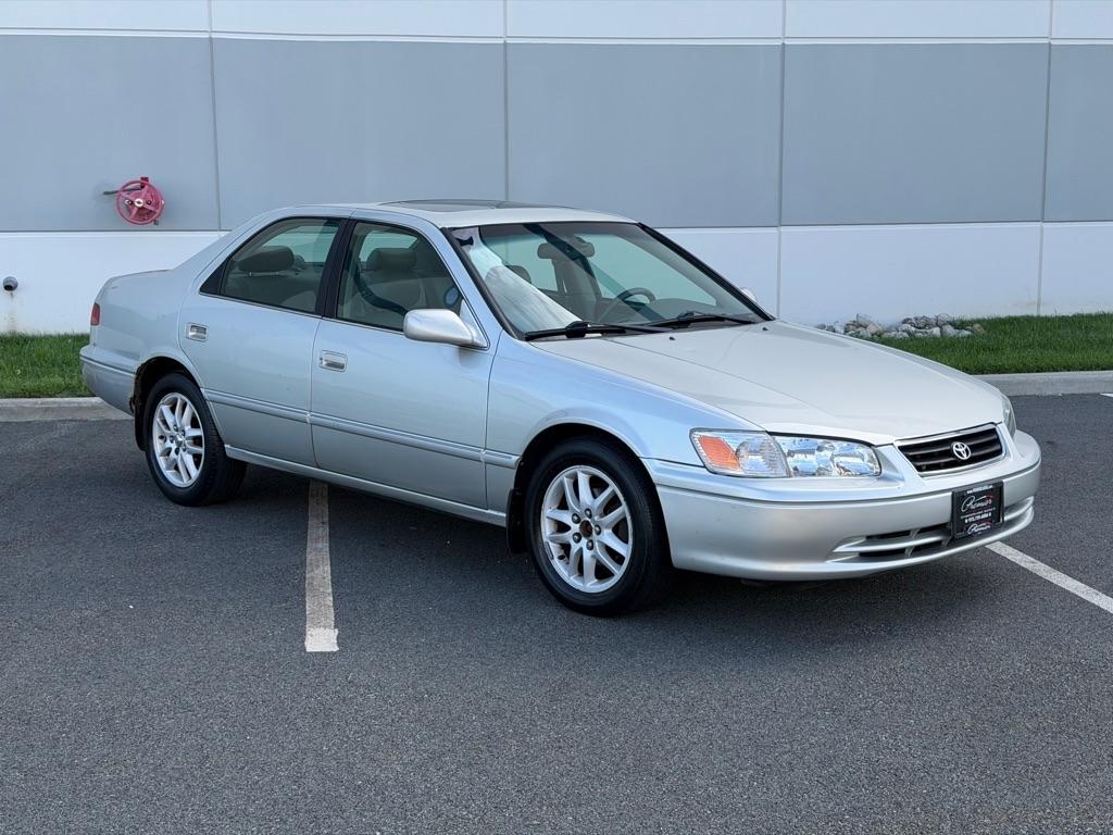 Toyota Camry XLE V6 2001