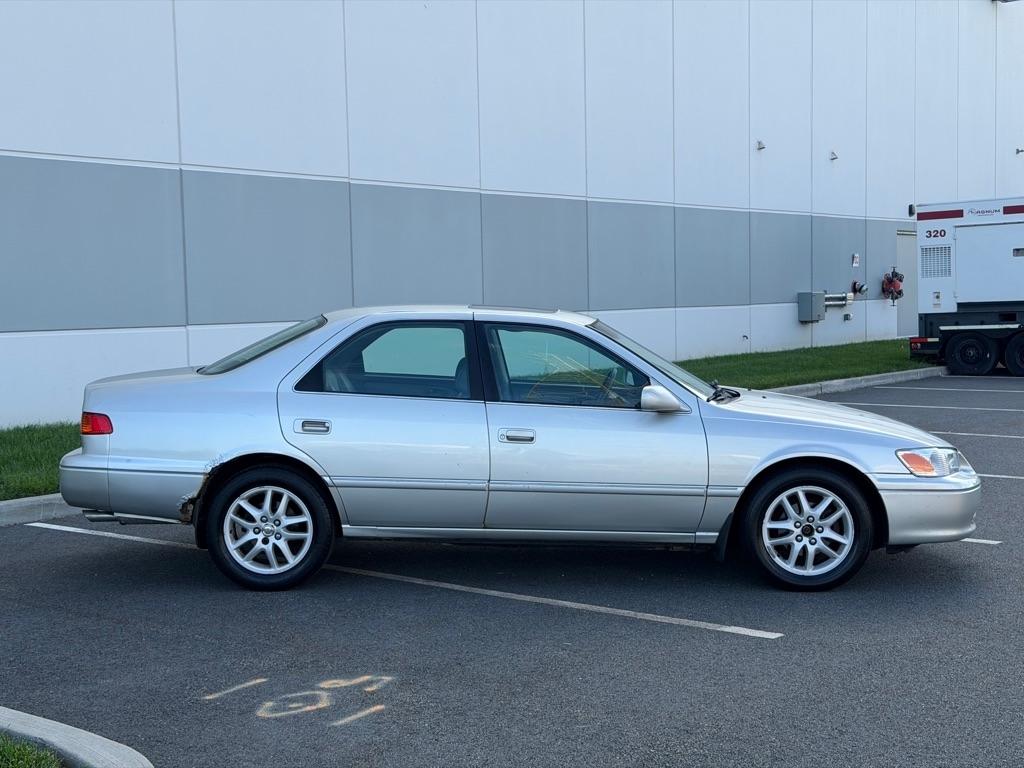Toyota Camry XLE V6 2001