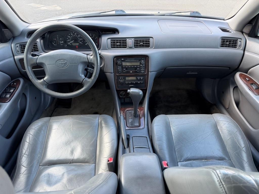 Toyota Camry XLE V6 2001