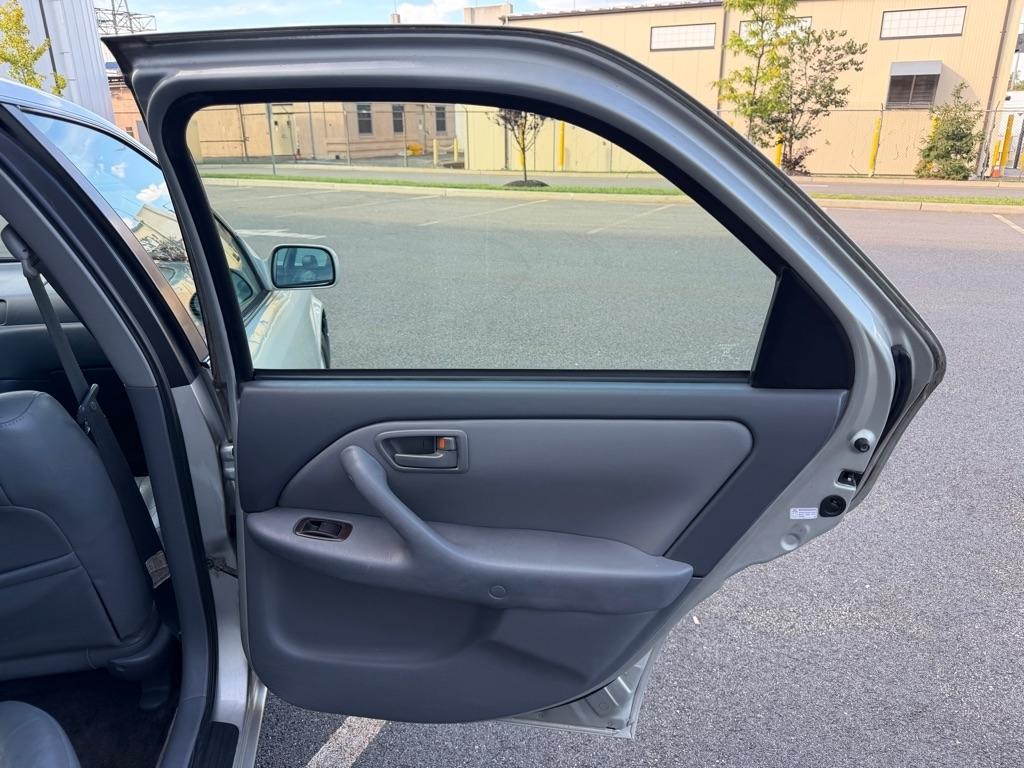 Toyota Camry XLE V6 2001
