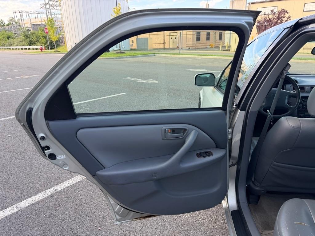 Toyota Camry XLE V6 2001