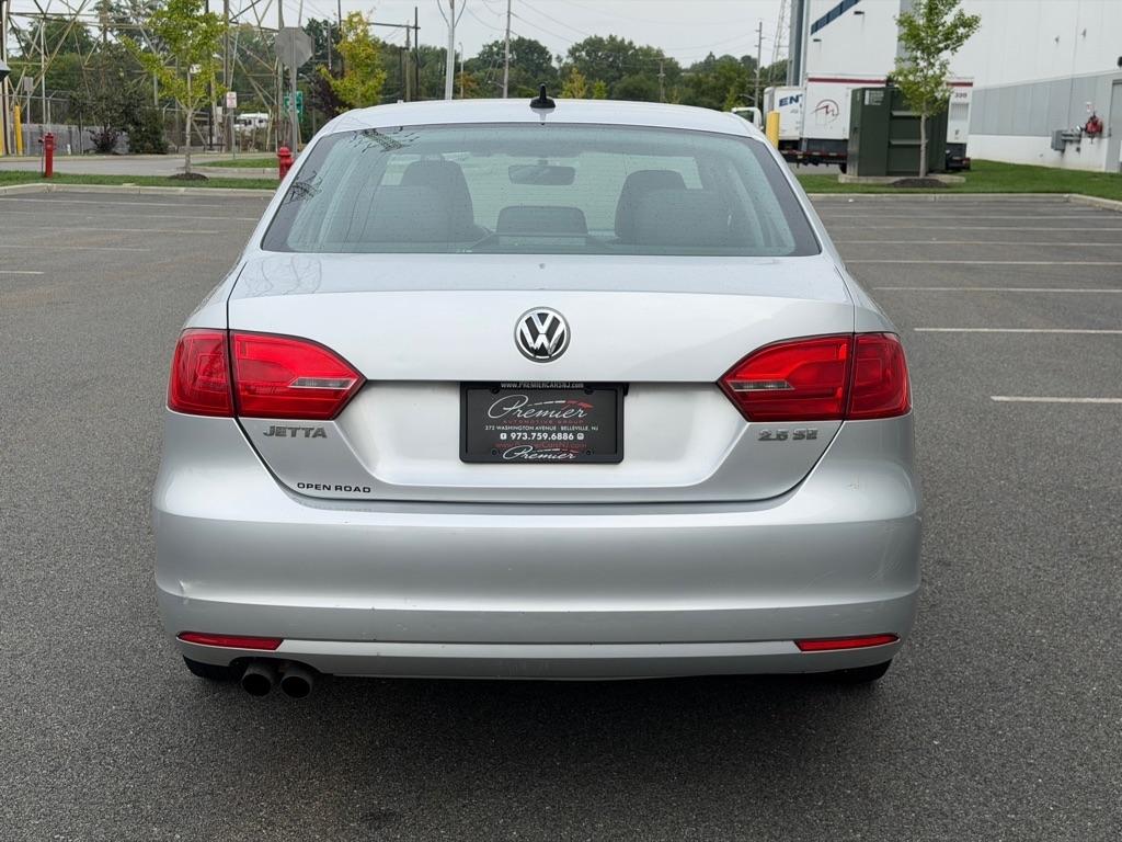 Volkswagen Jetta Sedan 4dr Auto SE PZEV 2011