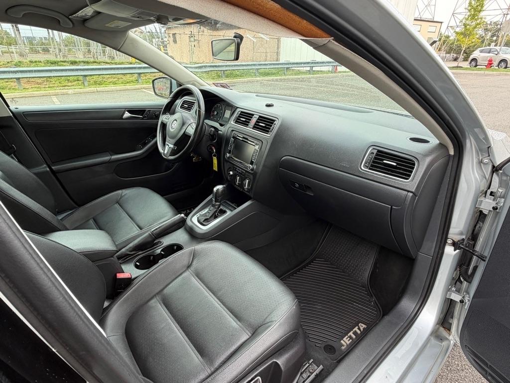 Volkswagen Jetta Sedan 4dr Auto SE PZEV 2011