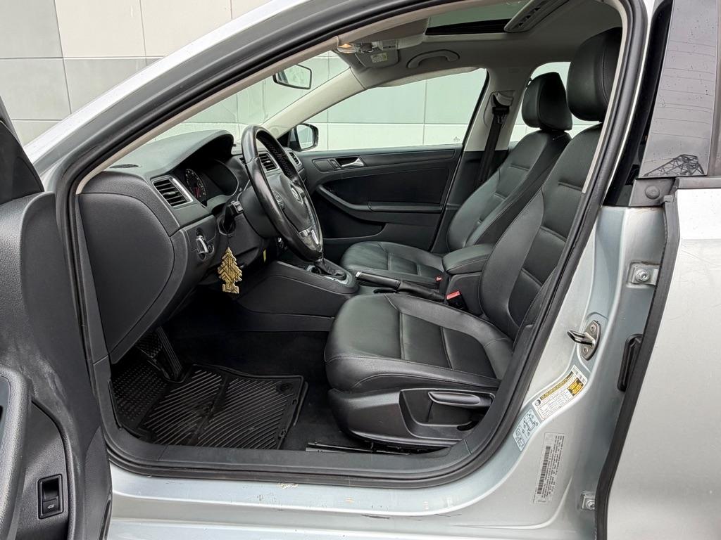 Volkswagen Jetta Sedan 4dr Auto SE PZEV 2011