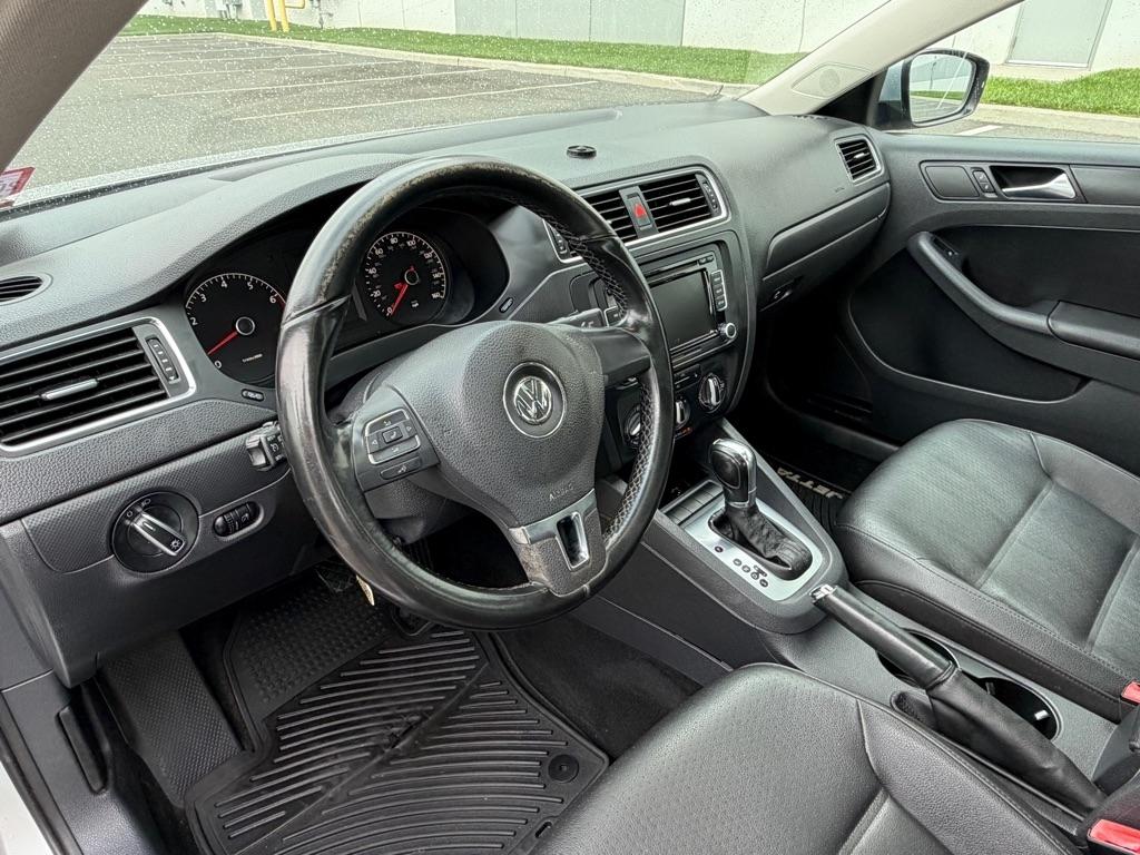 Volkswagen Jetta Sedan 4dr Auto SE PZEV 2011