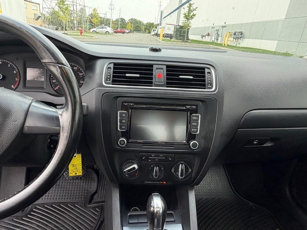 Volkswagen Jetta Sedan 4dr Auto SE PZEV 2011