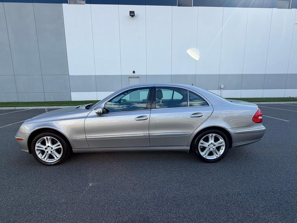 Mercedes-Benz E-Class 4dr Sdn 3.5L 4MATIC 2006